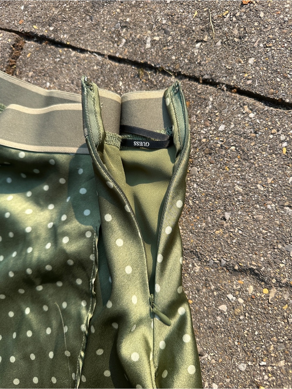 GUESS Olive/Sage Green Silky Polka Dot Ruffle Mini Skirt - Size Small - Picture 4 of 6